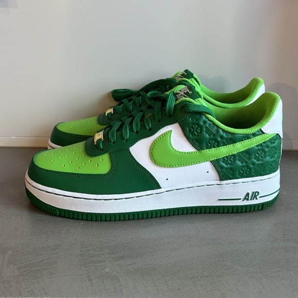 Nike Air Force 1 Low St. Patrick's Day 2021 Sneakers - Picture 2 of 13